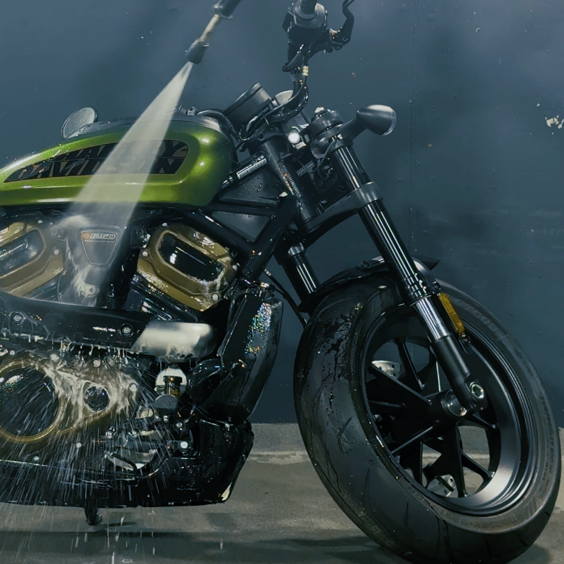 繊細な部品を傷めずに、バイクを正しくメンテナンスする方法は？